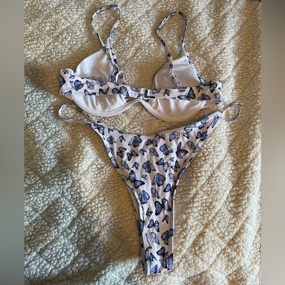 Size small garage bikini - Picture 2 of 3